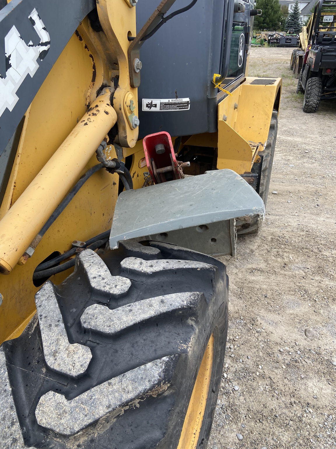 2011 John Deere 244J Image 15