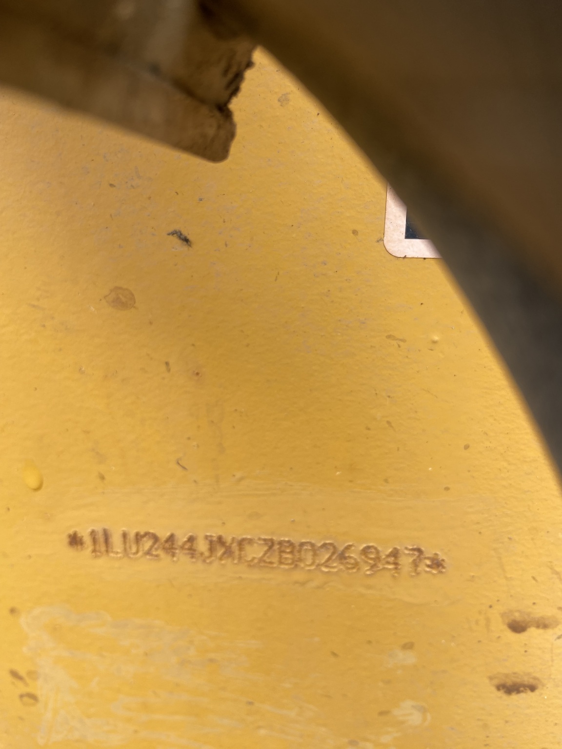2011 John Deere 244J Image 13