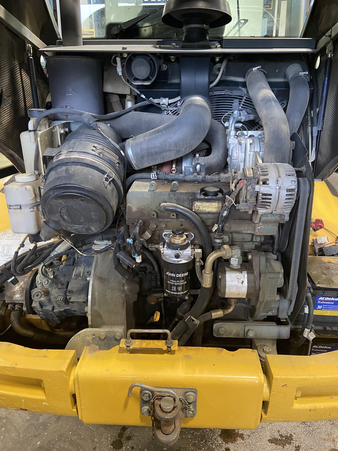 2011 John Deere 244J Image 21