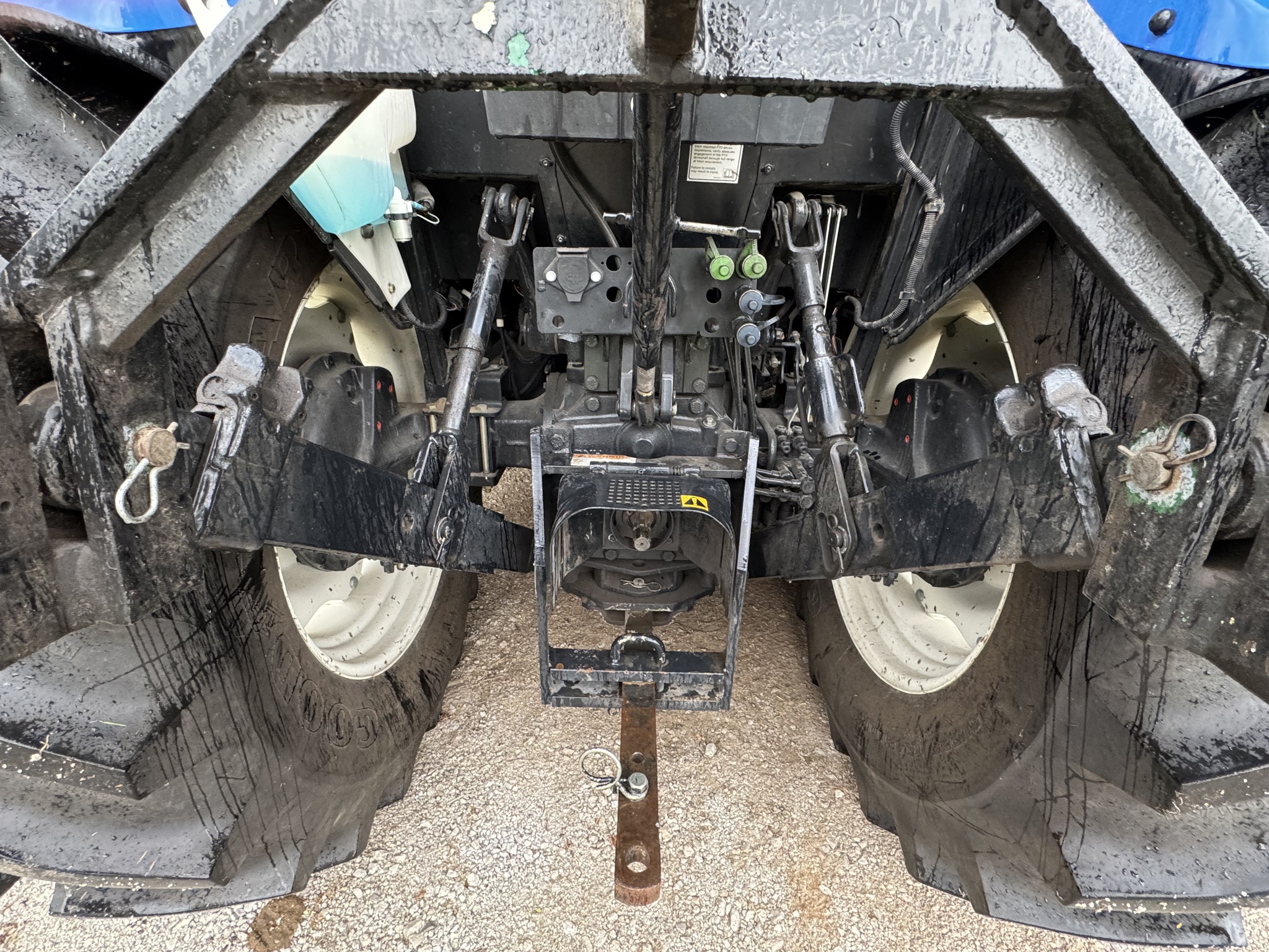 2007 New Holland TD95D Image 6