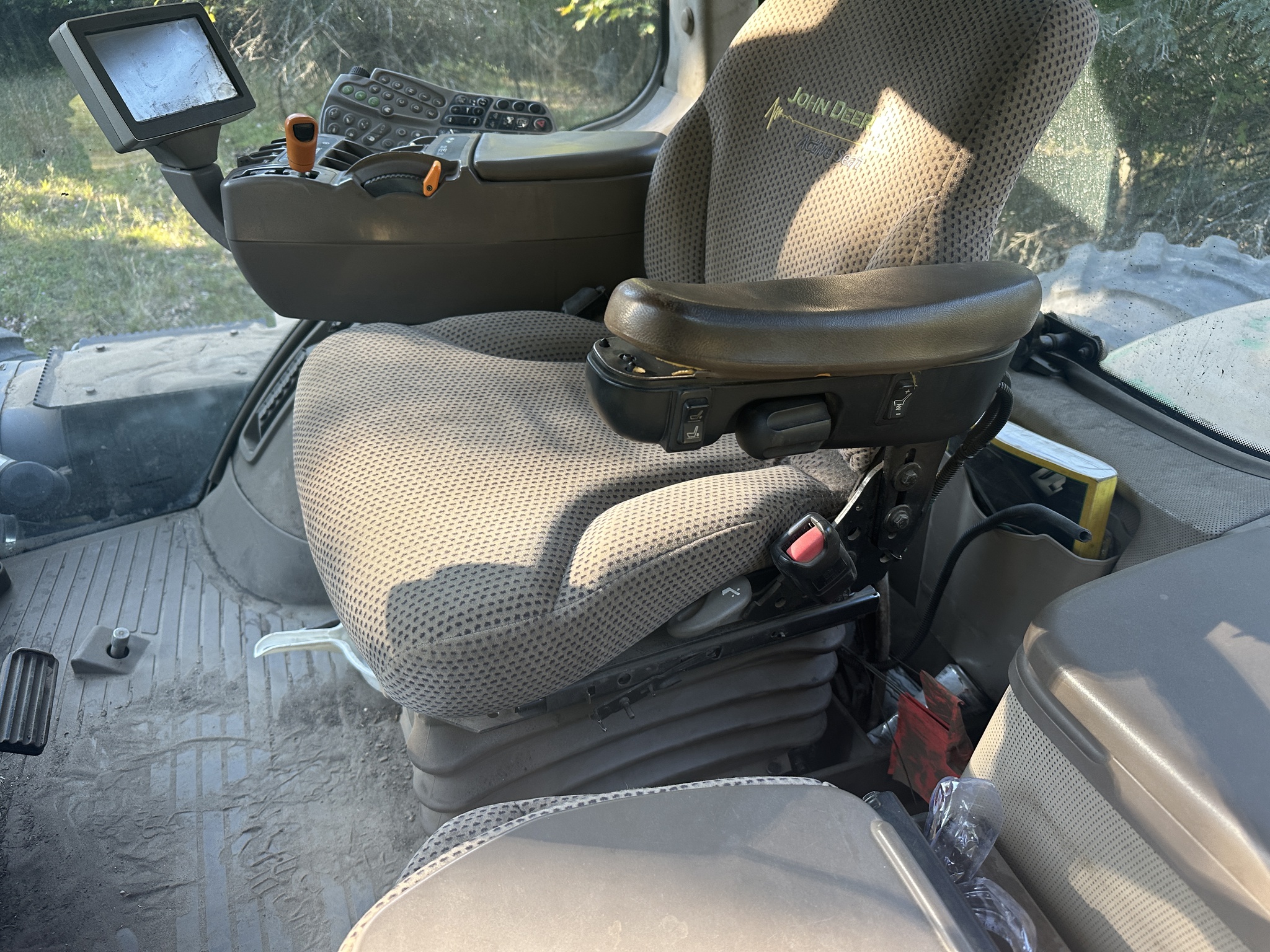 2014 John Deere 9560R Image 2