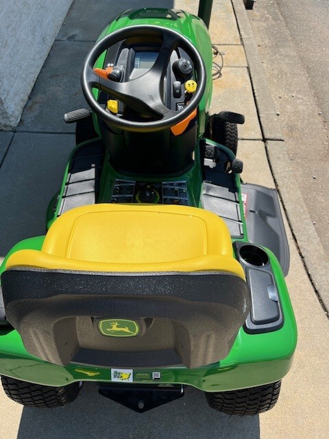 2025 John Deere X350 Image 6