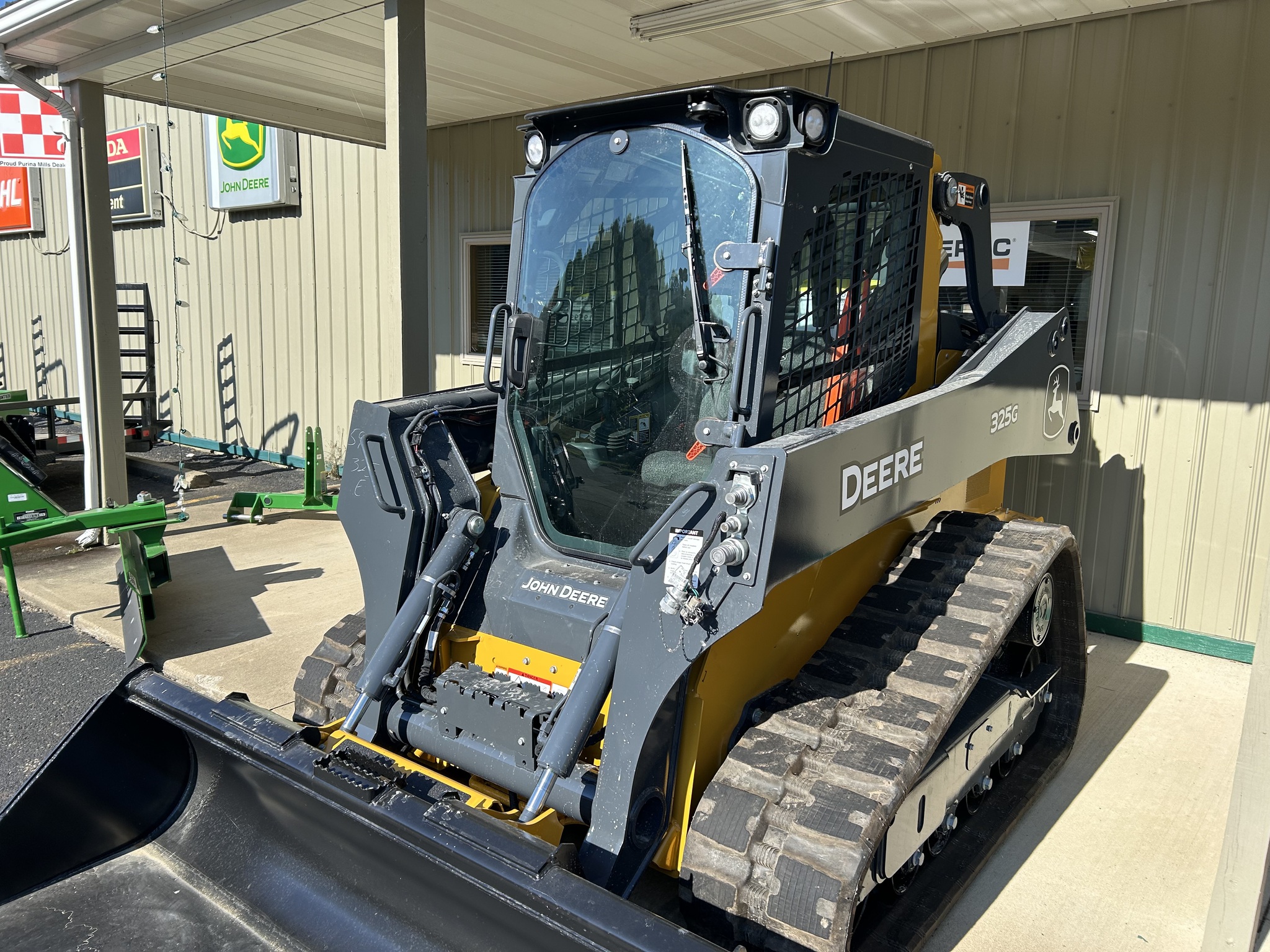 2025 John Deere 325G Image 1