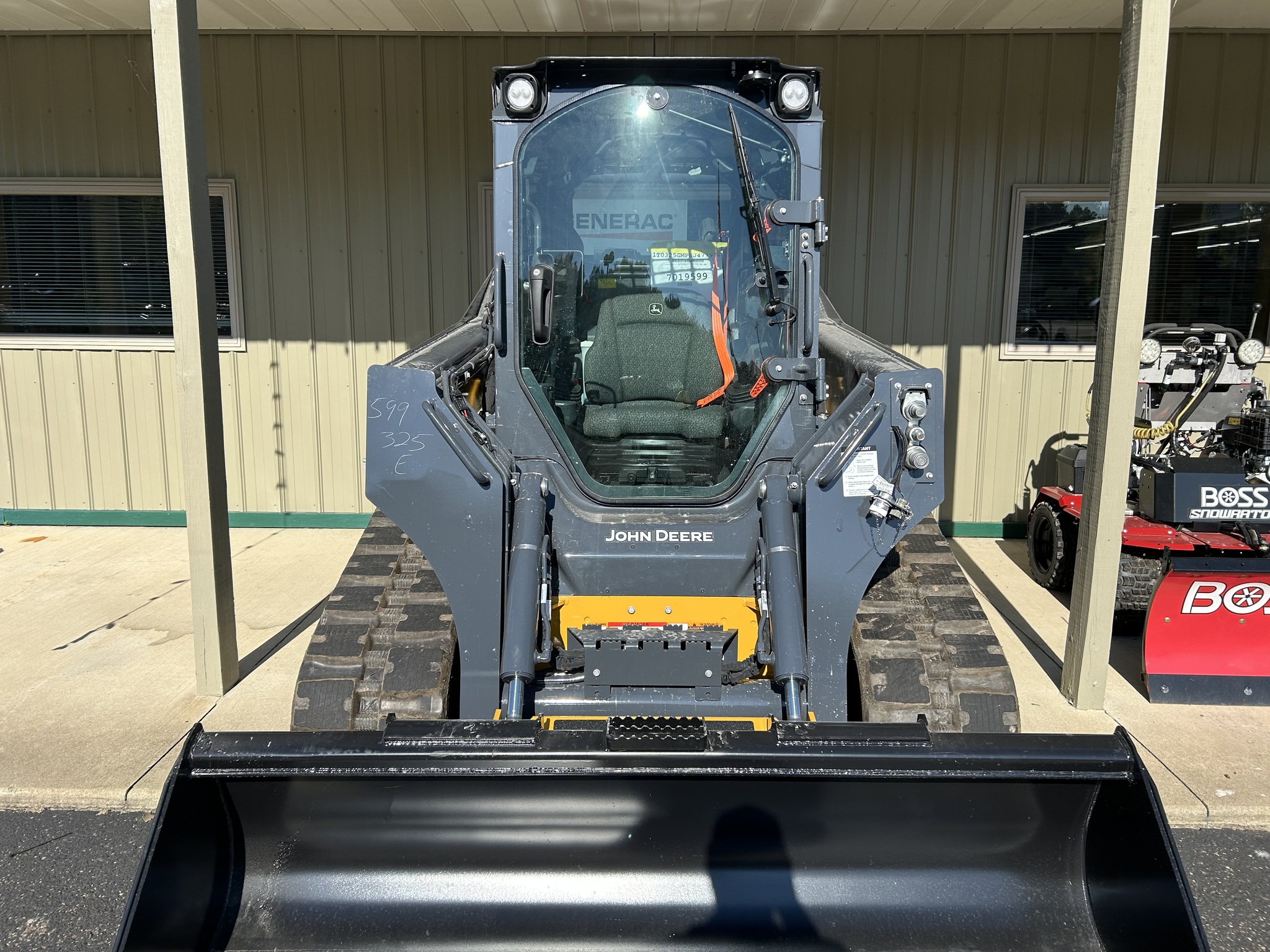 2025 John Deere 325G Image 6