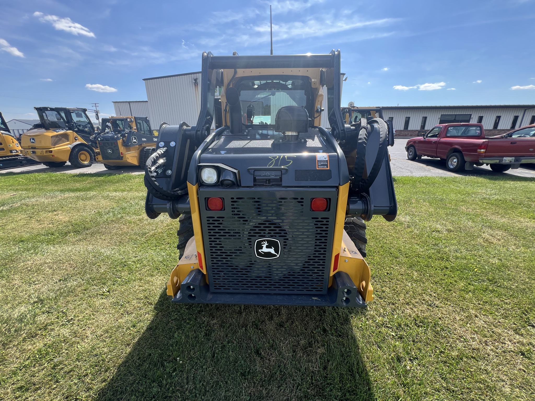 2025 John Deere 324G Image 4