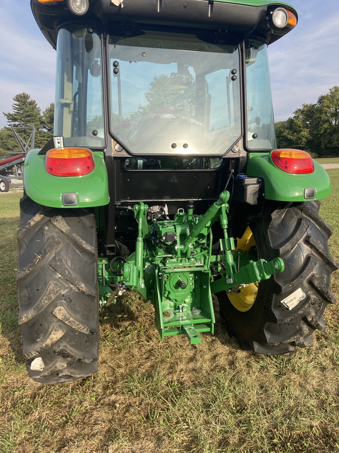 2025 John Deere 5075E Image 3