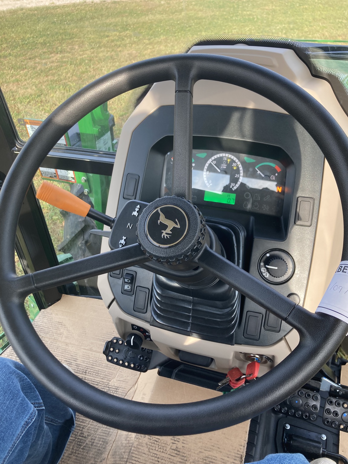 2025 John Deere 5075E Image 7
