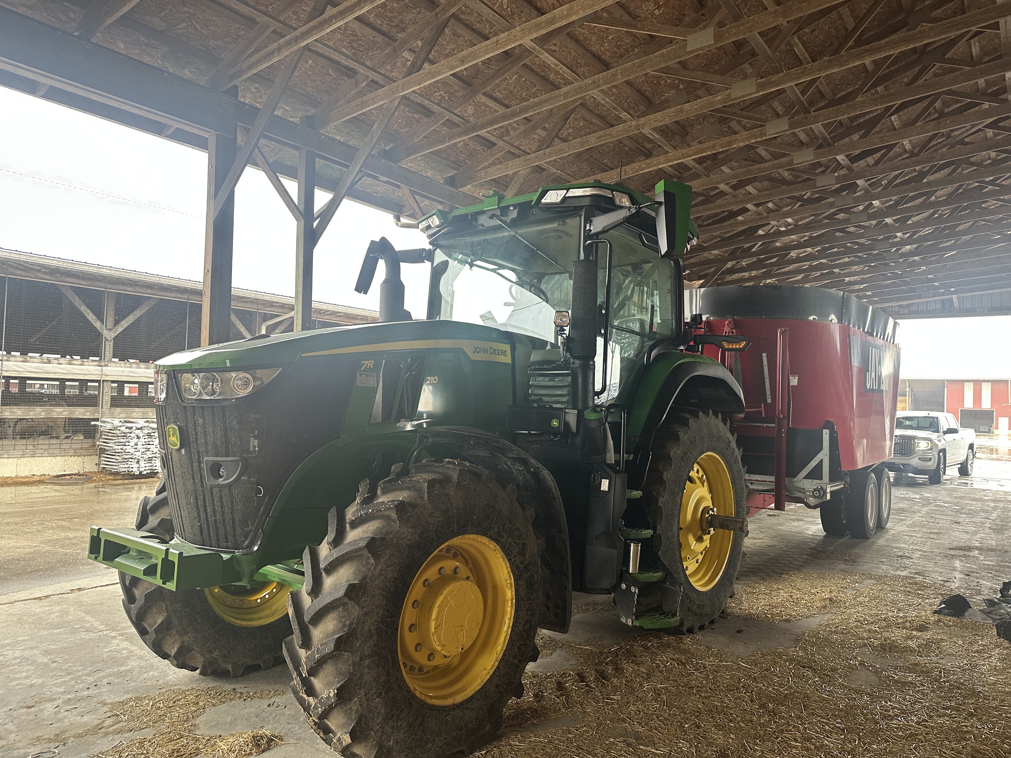 2022 John Deere 7R 210 Image 2