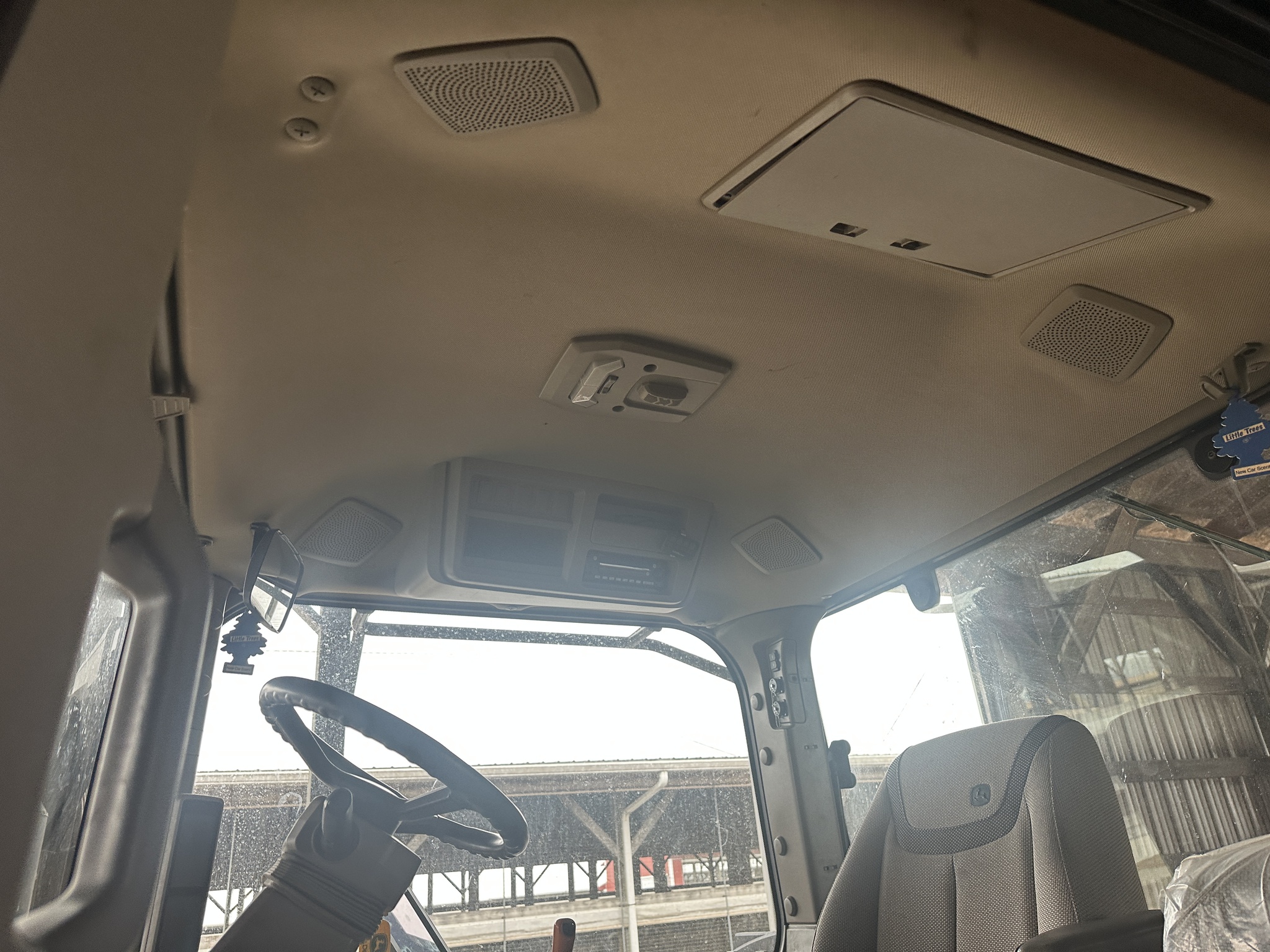 2022 John Deere 7R 210 Image 11