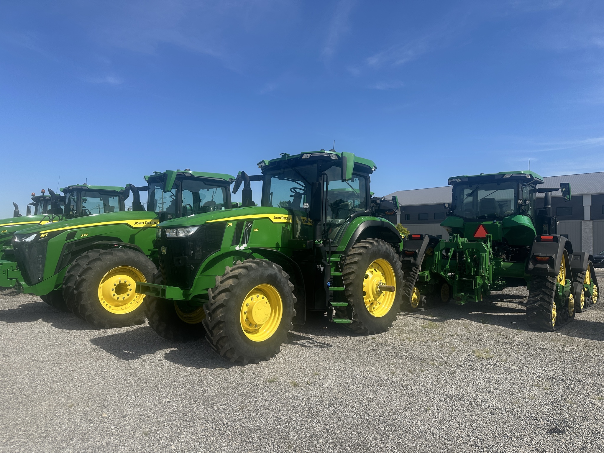 2022 John Deere 7R 210 Image 1