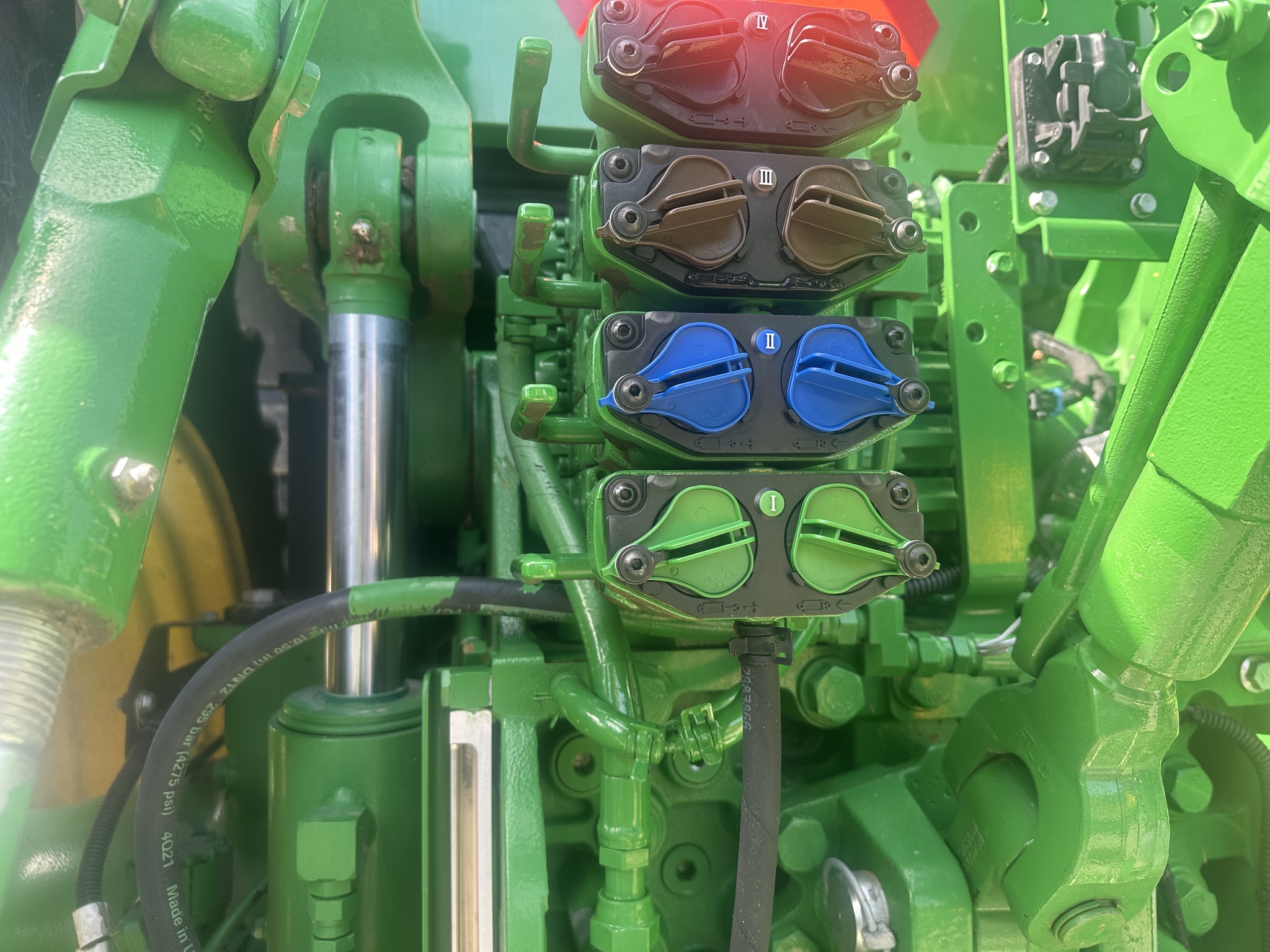 2022 John Deere 7R 210 Image 9