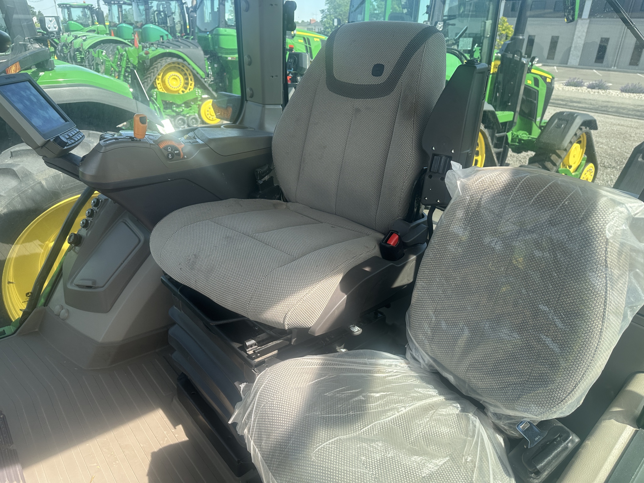 2022 John Deere 7R 210 Image 11