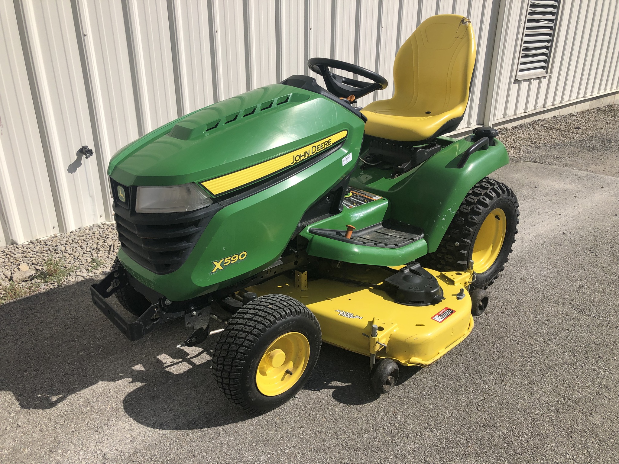 2016 John Deere X590 Image 1