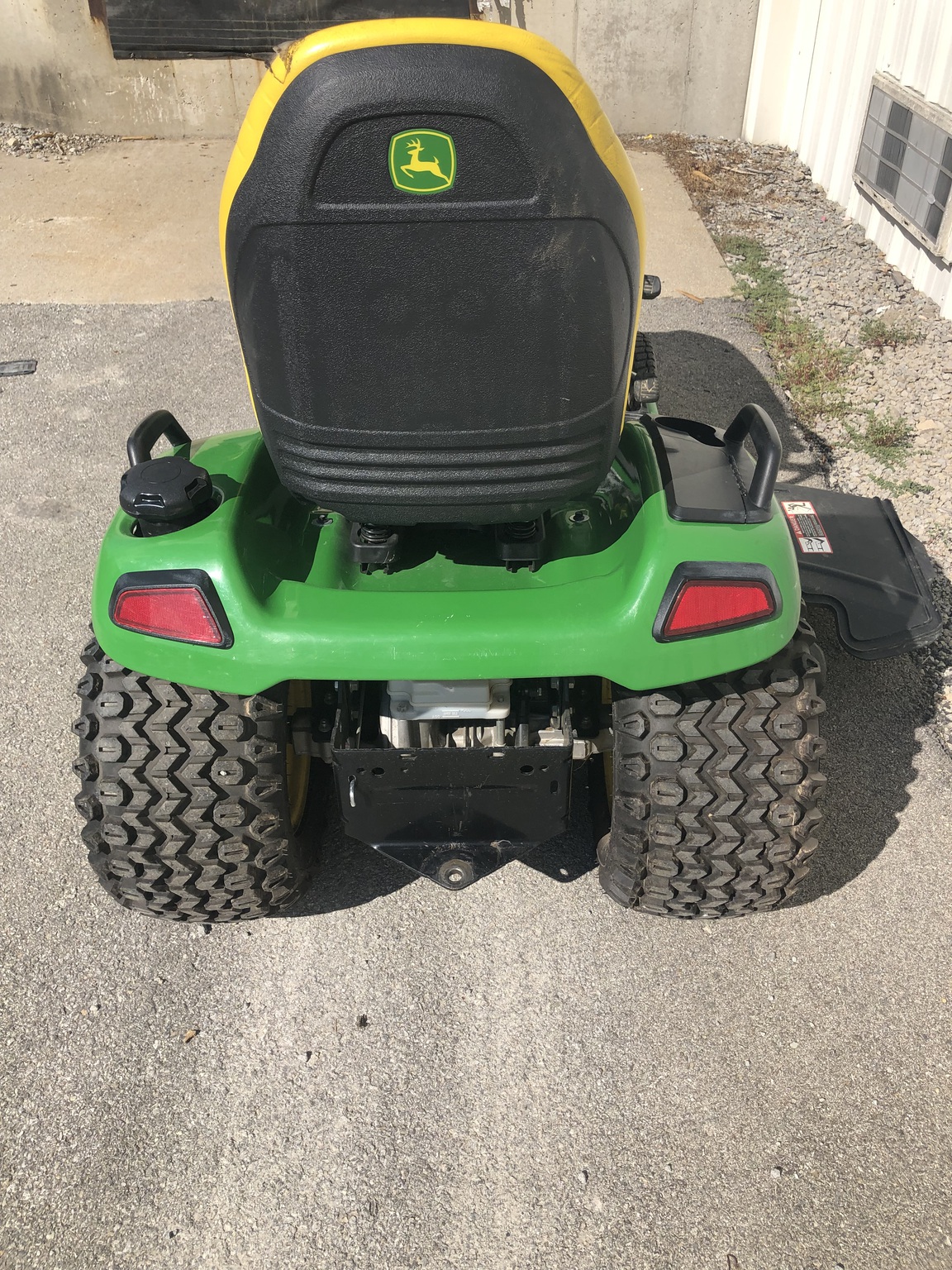 2016 John Deere X590 Image 4
