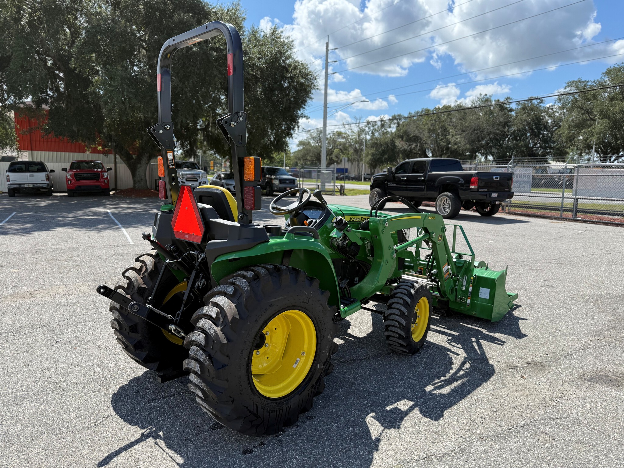 2024 John Deere 3025E Image 2