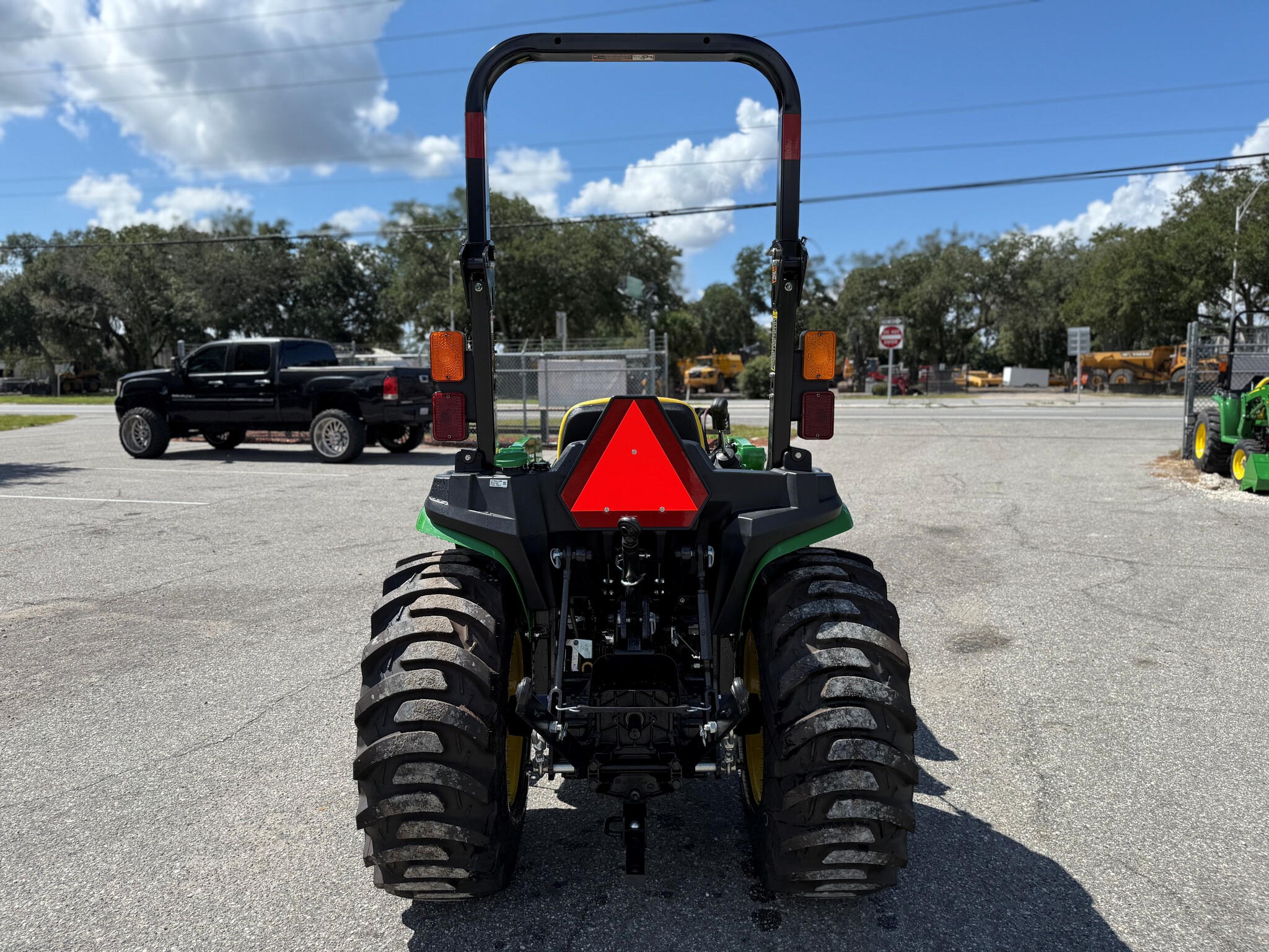 2024 John Deere 3025E Image 4