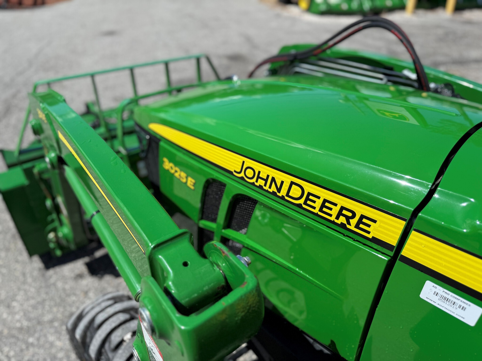 2024 John Deere 3025E Image 6