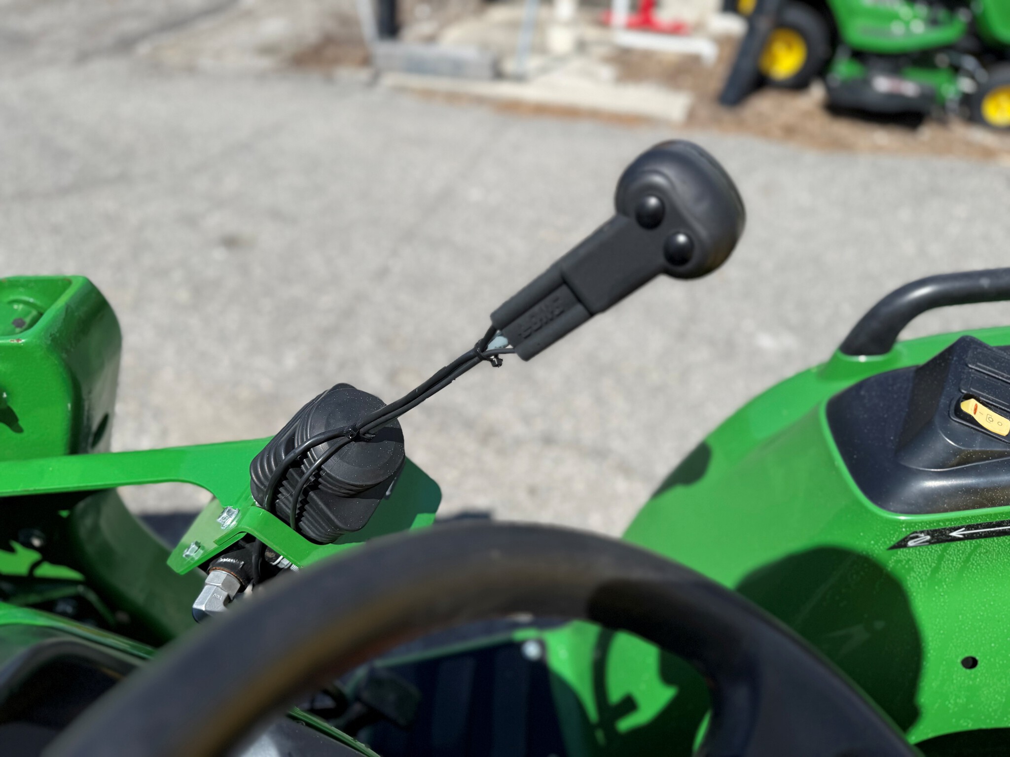 2024 John Deere 3025E Image 8