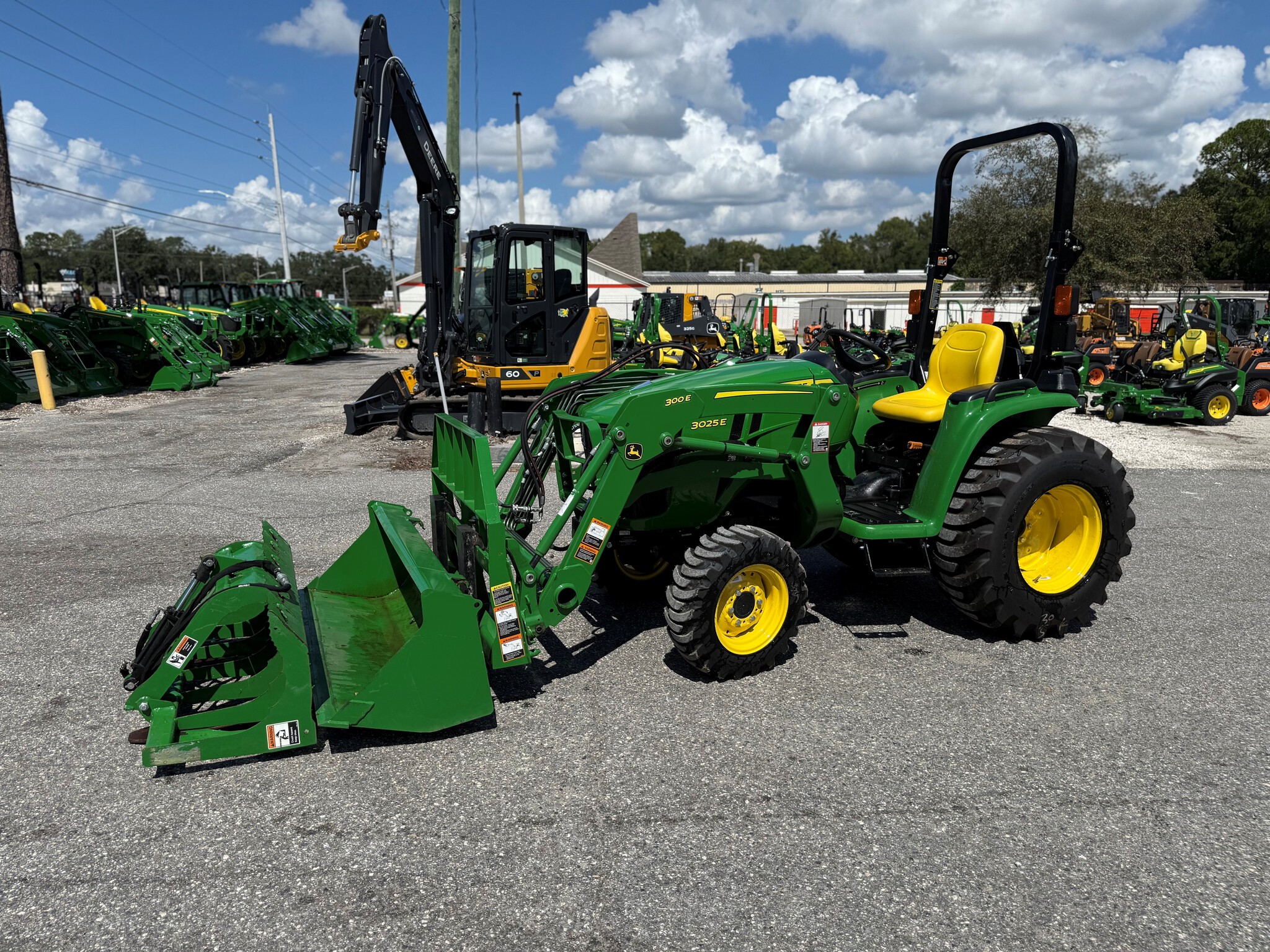 2024 John Deere 3025E Image 1