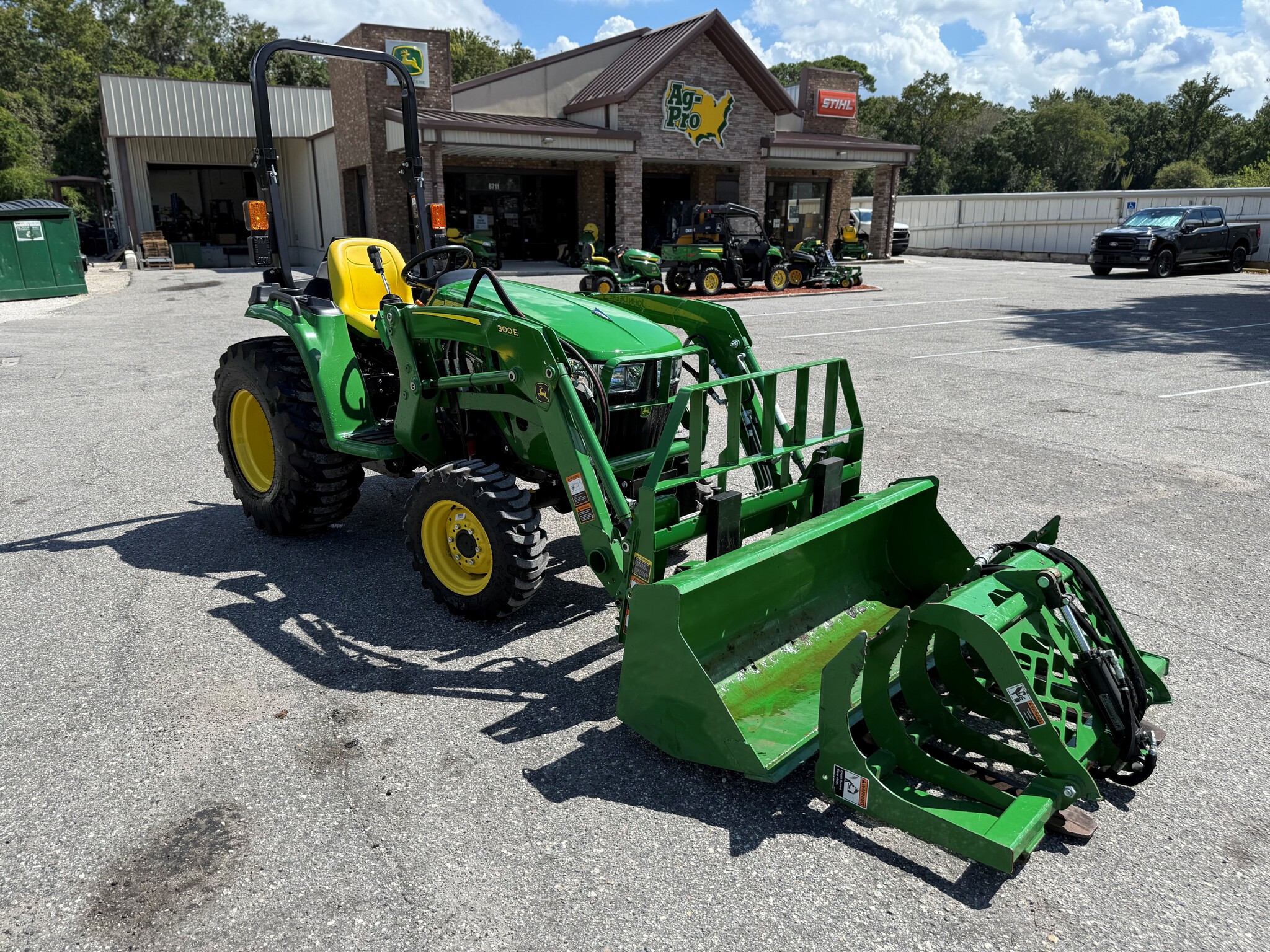 2024 John Deere 3025E Image 13