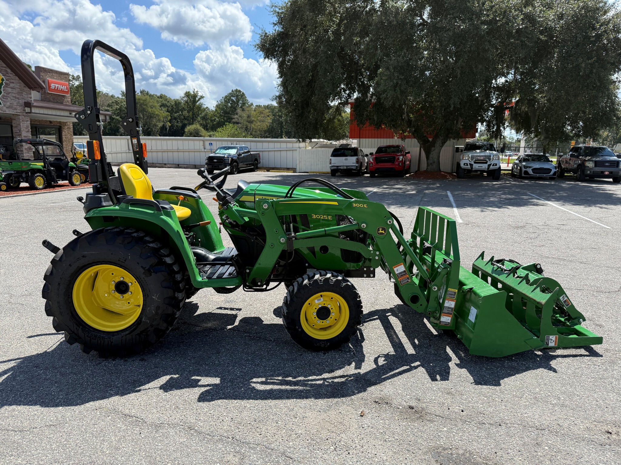 2024 John Deere 3025E Image 14