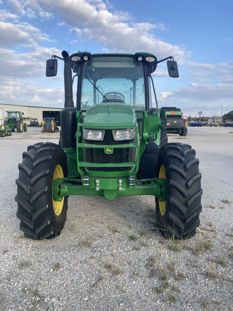 2022 John Deere 5100M Image 2
