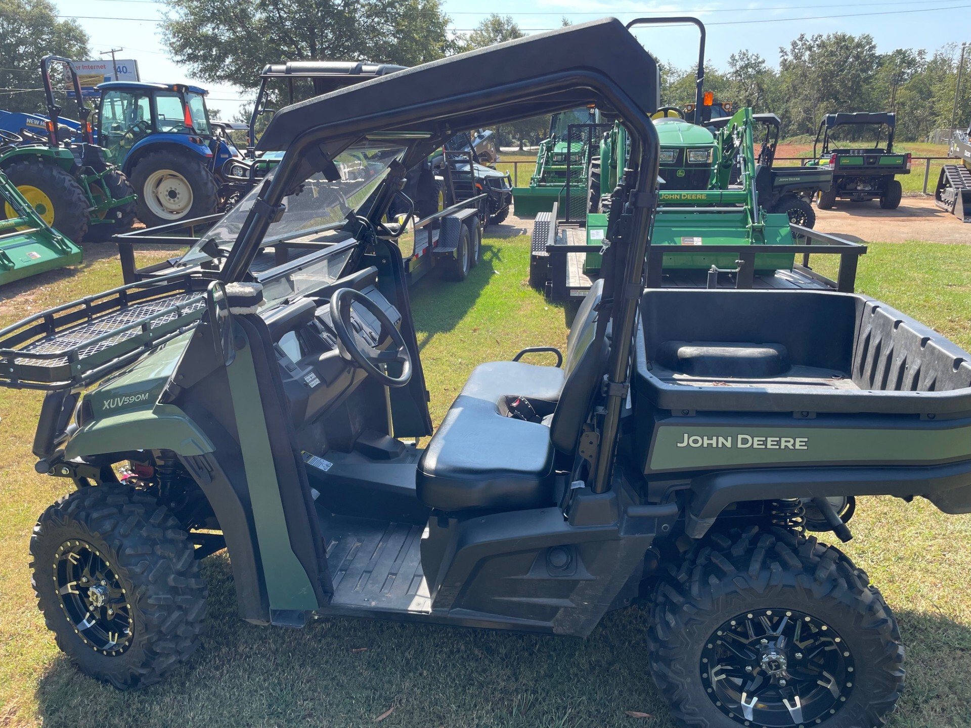 2023 John Deere XUV590M Image 1