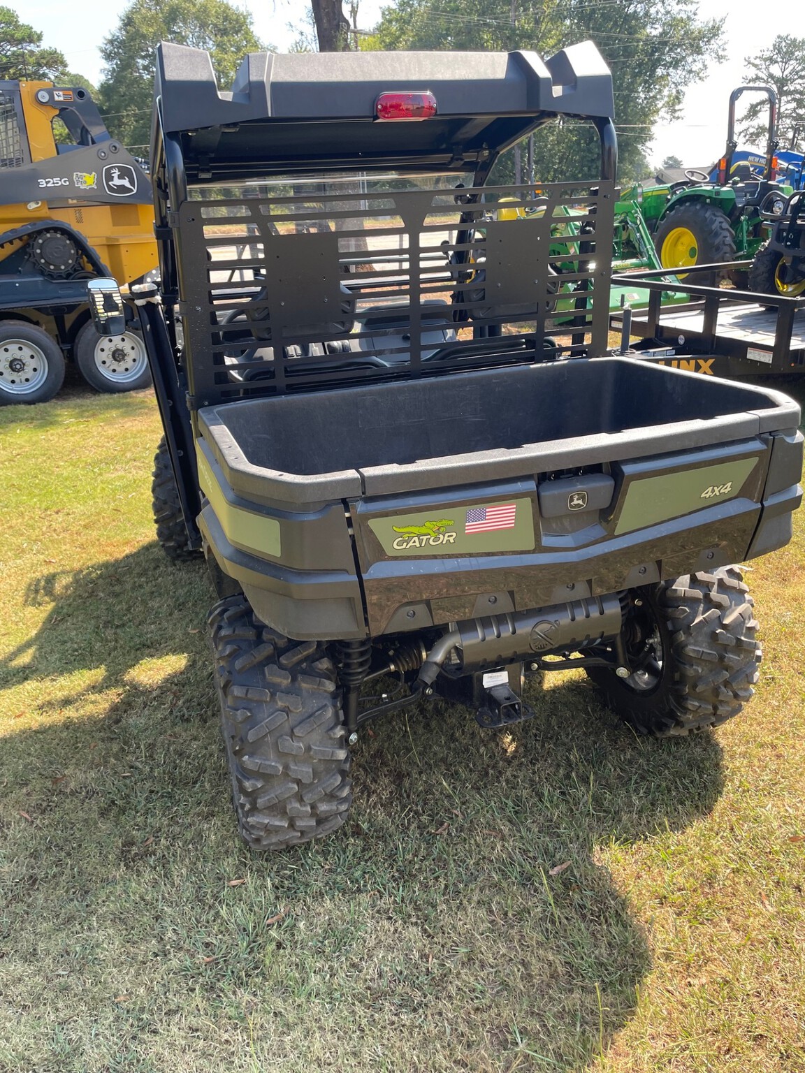 2023 John Deere XUV590M Image 6