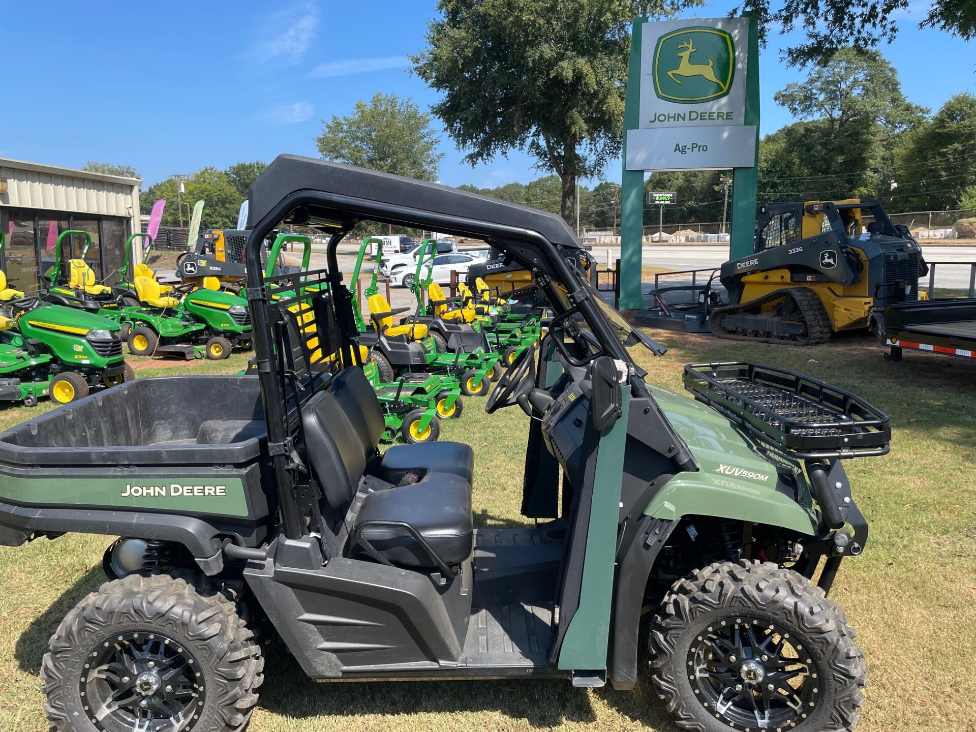 2023 John Deere XUV590M Image 7