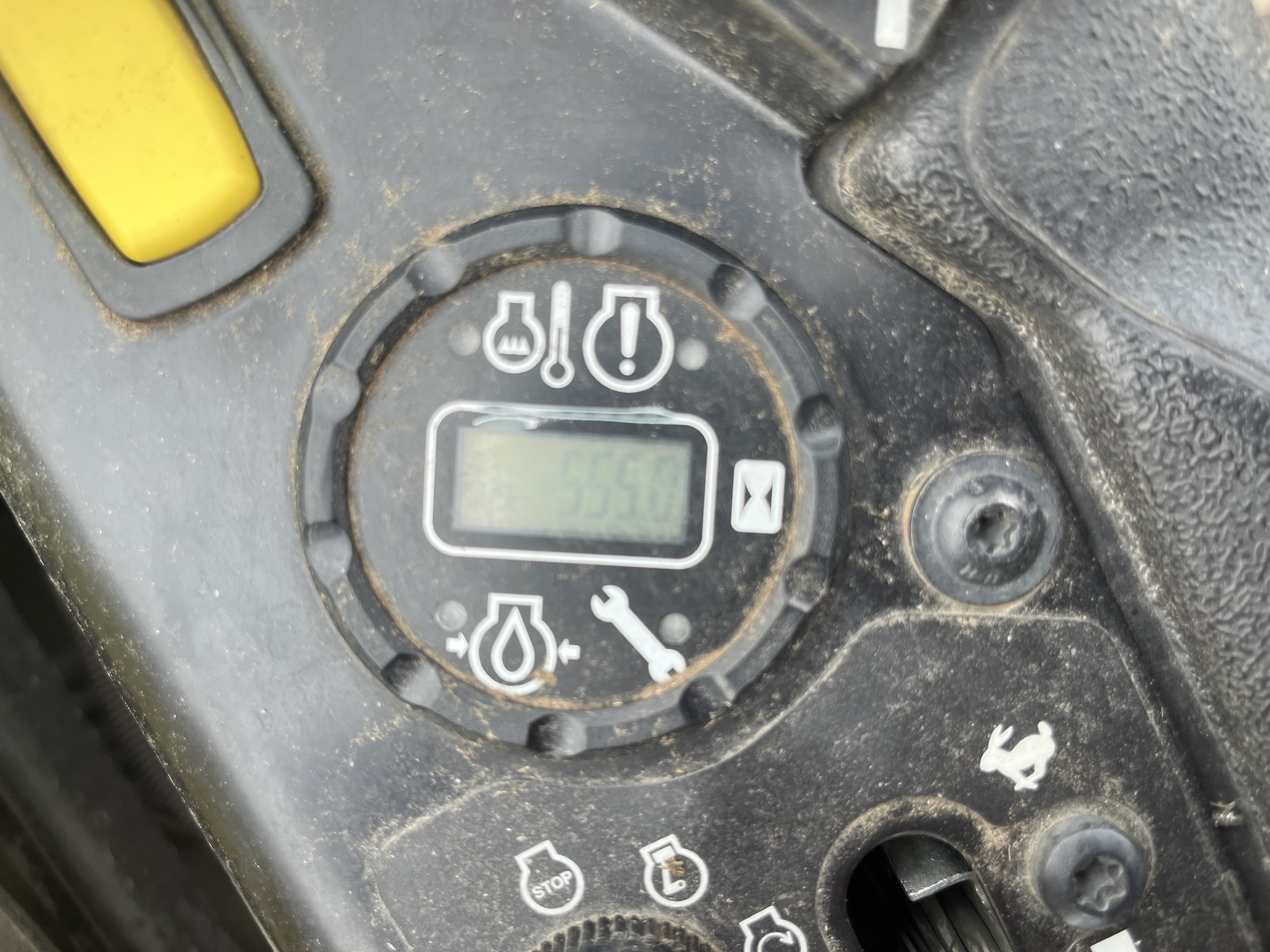 2024 John Deere Z930M Image 2