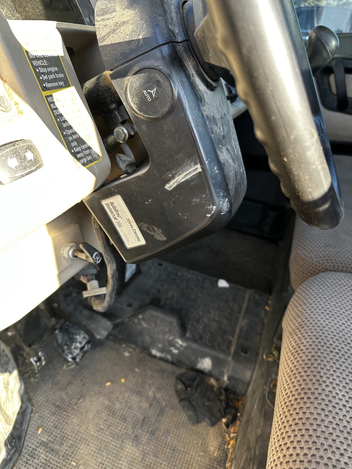 2018 John Deere XUV 835R Image 2