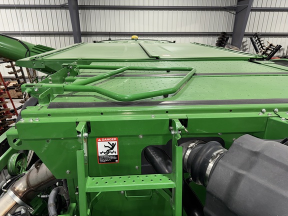 Photo of 2023 John Deere S780