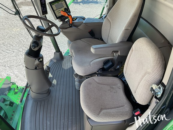 Photo of 2023 John Deere S780