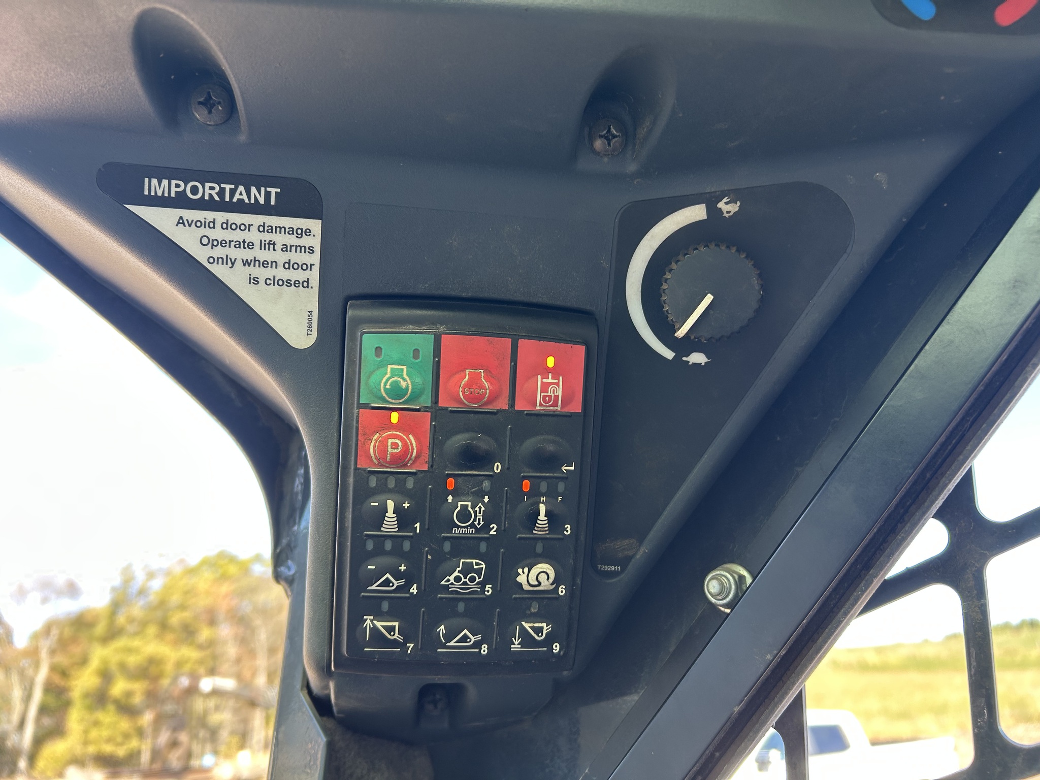 2015 John Deere 333E Image 12