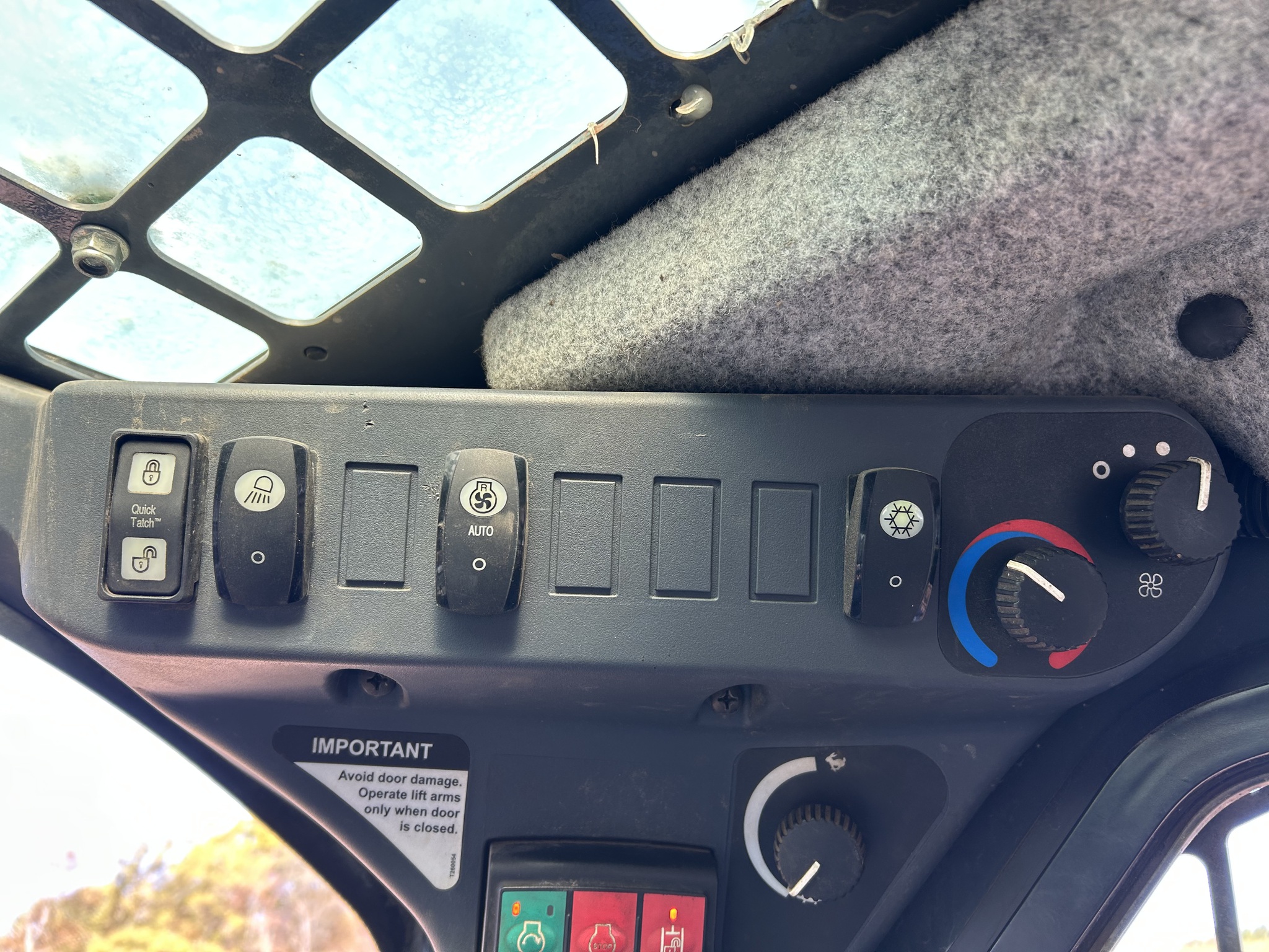 2015 John Deere 333E Image 13