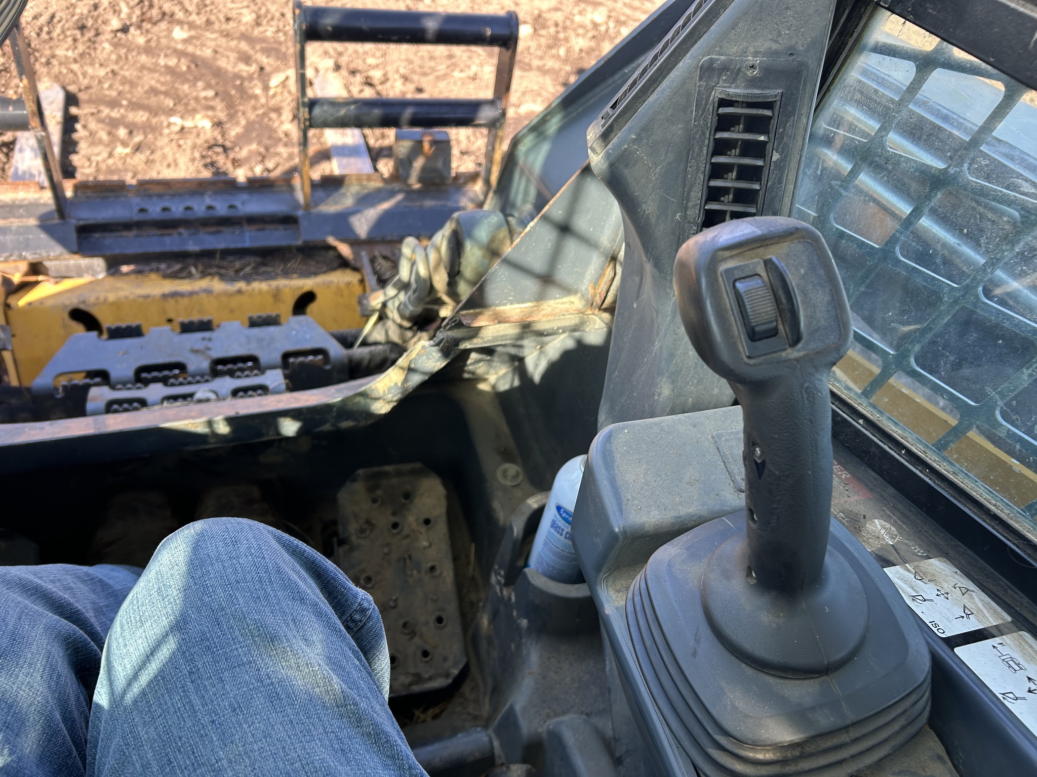 2015 John Deere 333E Image 14