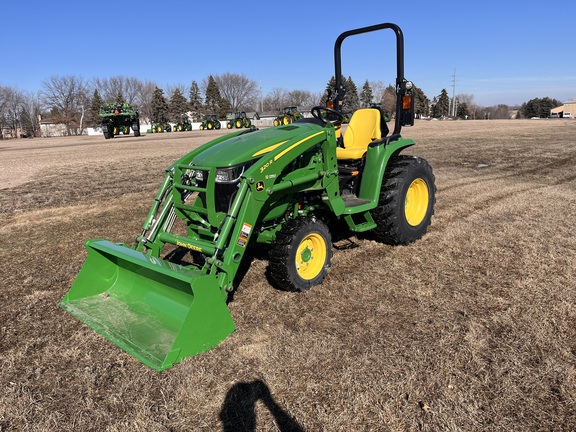 2025 John Deere 3046R - Photo2