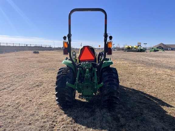 2025 John Deere 3046R - Photo7