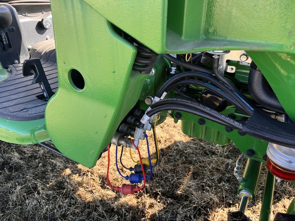 2025 John Deere 3046R - Photo36