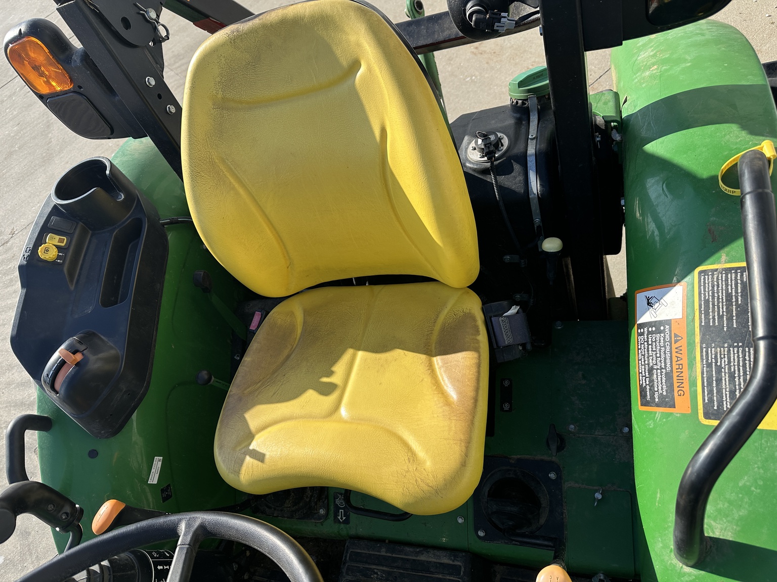 2021 John Deere 5065E Image 8