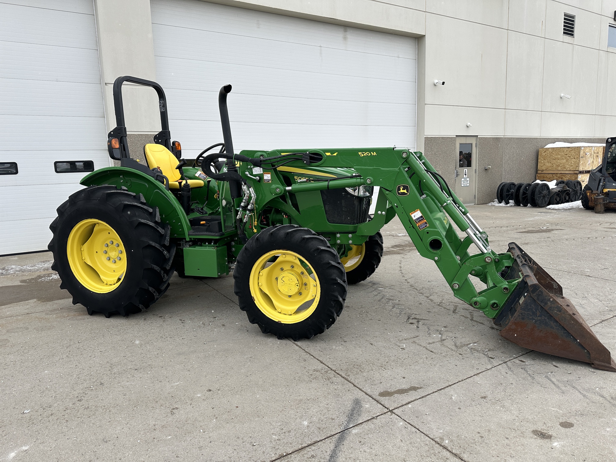 2021 John Deere 5065E Image 2
