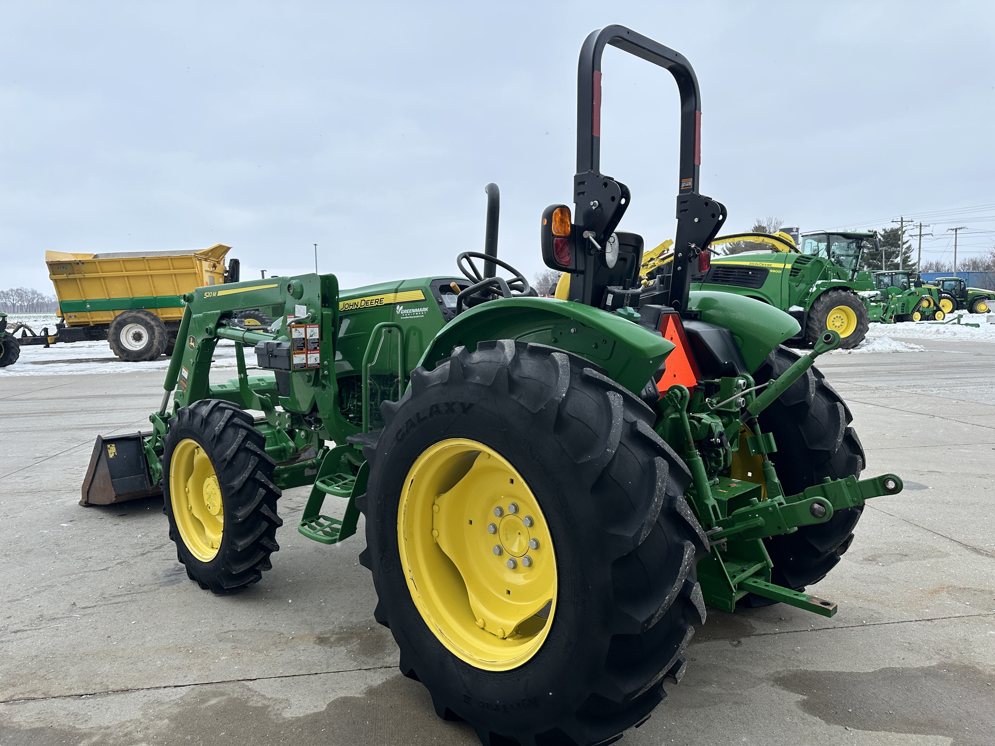 2021 John Deere 5065E Image 5