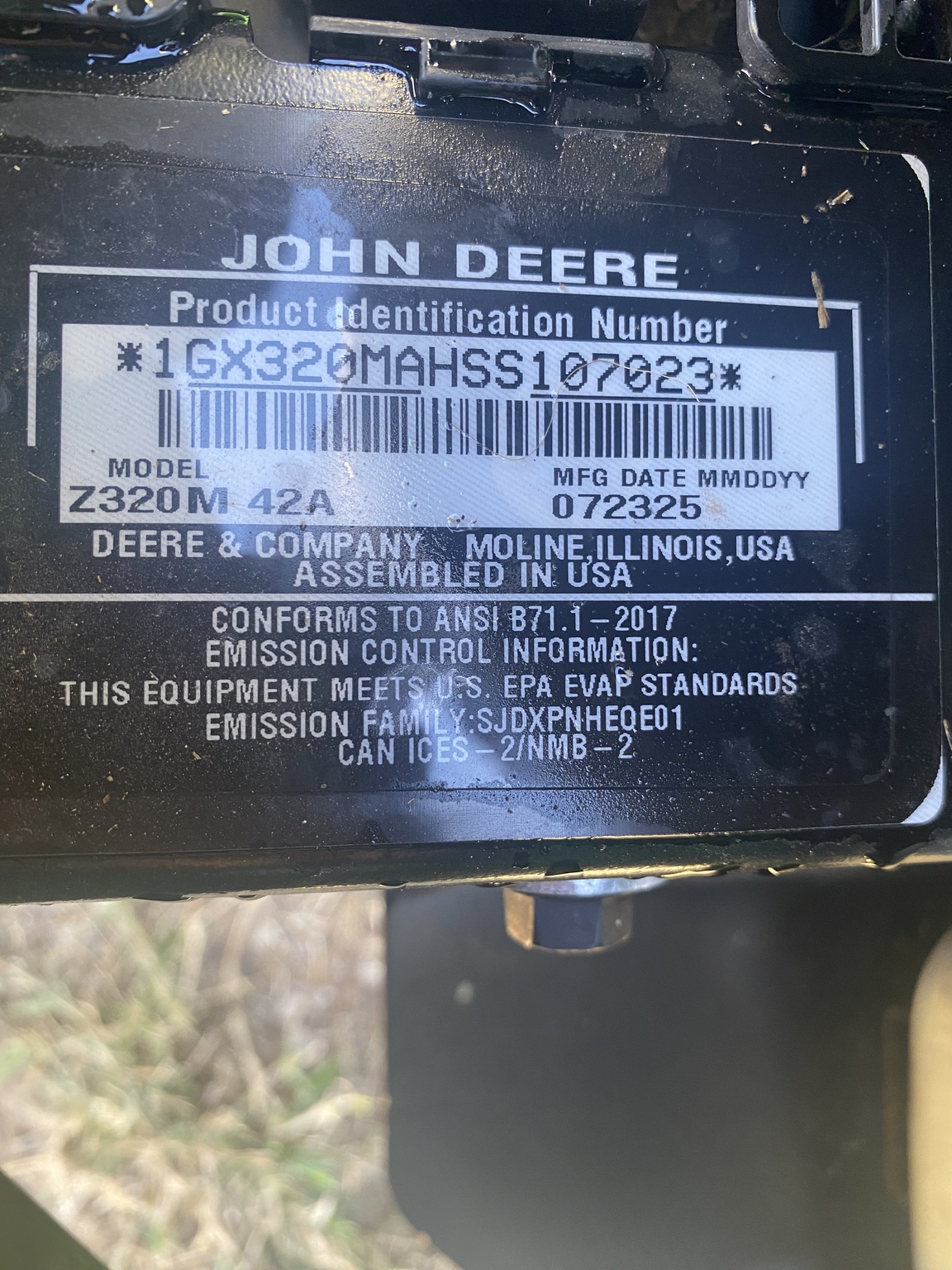 2025 John Deere Z320M Image 2