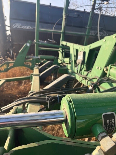2002 John Deere 2400 Image 11