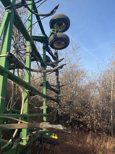 2002 John Deere 2400 Image 3