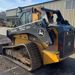 2022 John Deere 331G Image 3