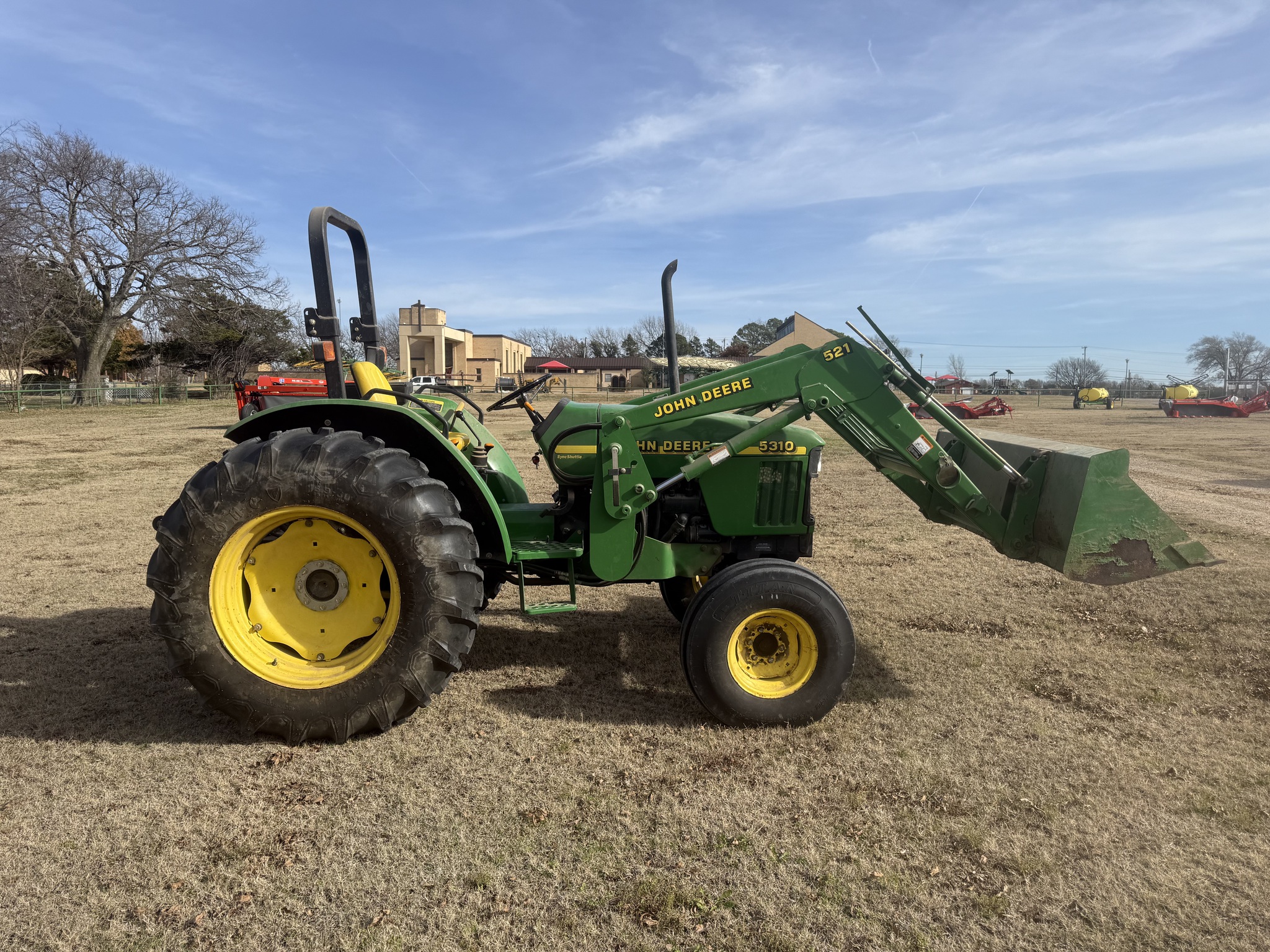 2000 John Deere 5310 Image 2