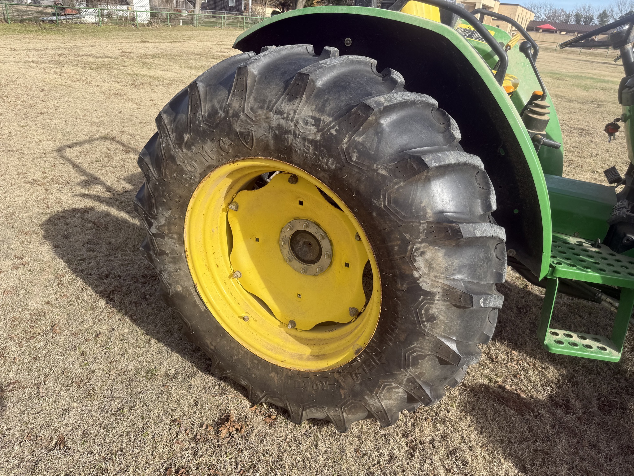 2000 John Deere 5310 Image 17