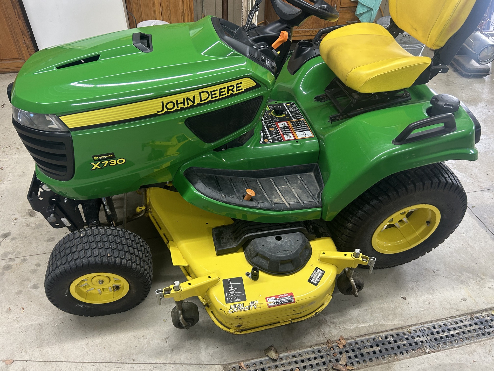 2021 John Deere X730 Image 1