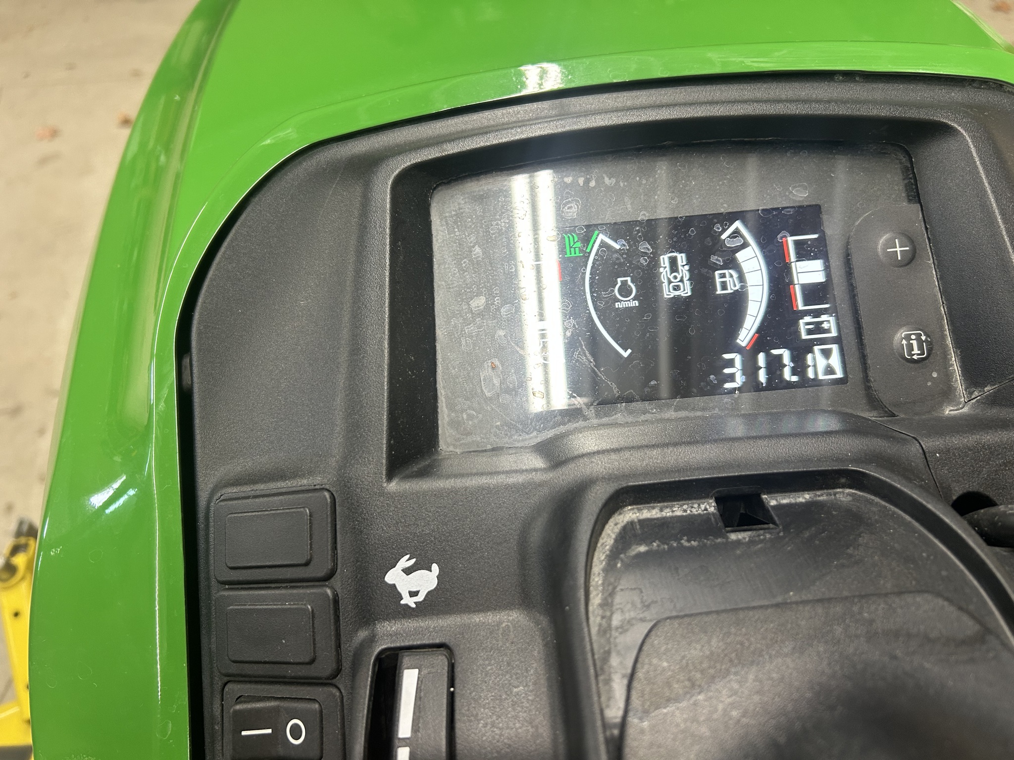 2021 John Deere X730 Image 5